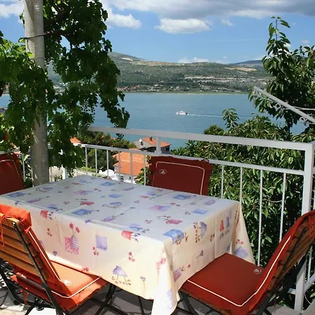 Apartments By The Sea Mastrinka, Ciovo - 1005 Apartment Trogir