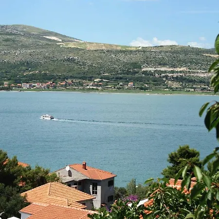 Apartment Apartments By The Sea Mastrinka, Ciovo - 1005 Trogir