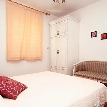 Apartment Apartments By The Sea Mastrinka, Ciovo - 1005 *