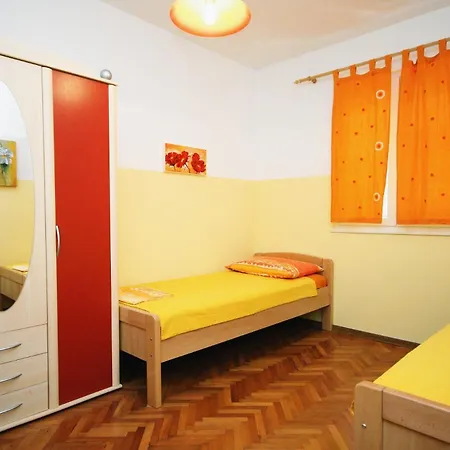 Apartments By The Sea Mastrinka, Ciovo - 1005