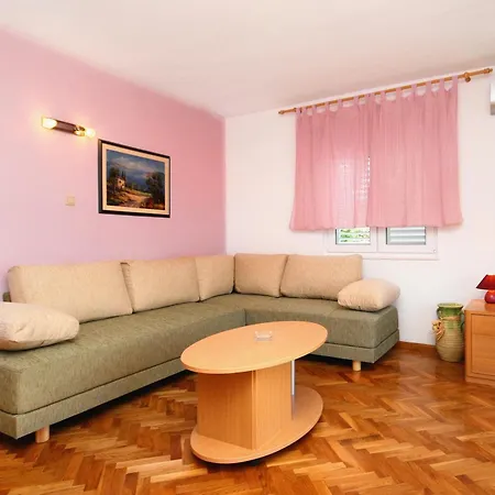 Apartments By The Sea Mastrinka, Ciovo - 1005